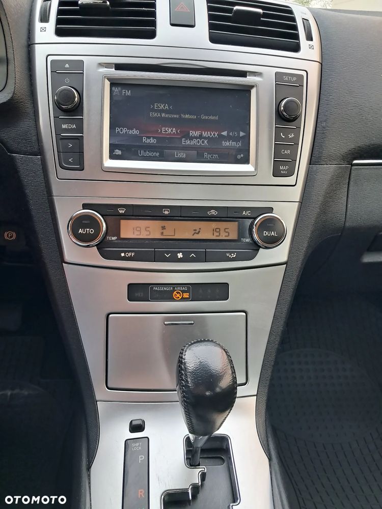 Toyota Avensis 1.8 Premium MS - 10