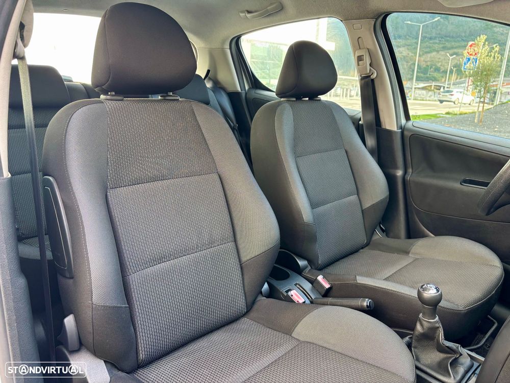 Peugeot 207 1.4 16V Trendy - 26