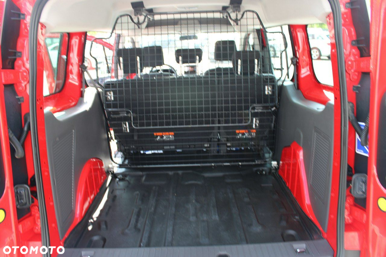 Ford Transit Connect - 28