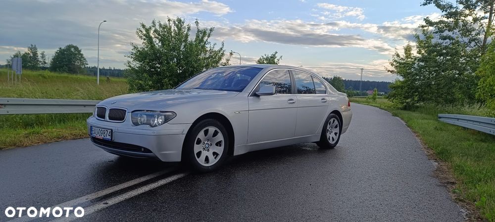 BMW Seria 7 745i - 4