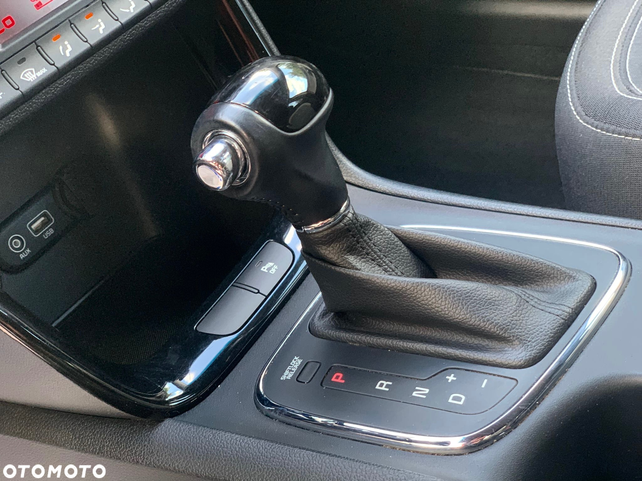 Kia Ceed 1.6 GDI DCT SW Platinum Edition - 24