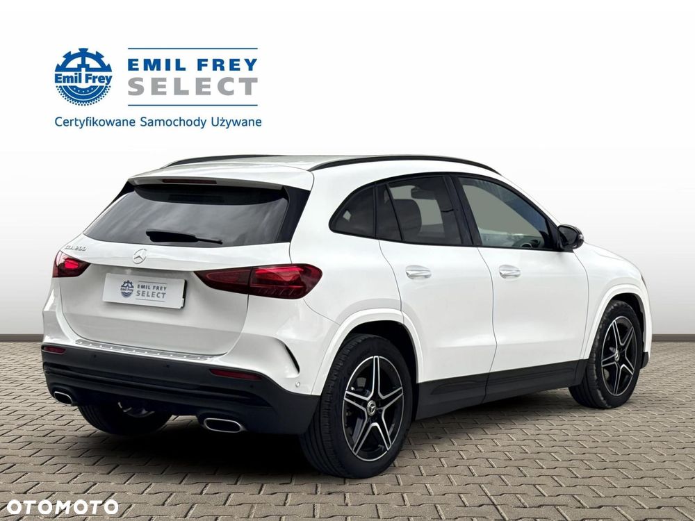 Mercedes-Benz GLA - 6