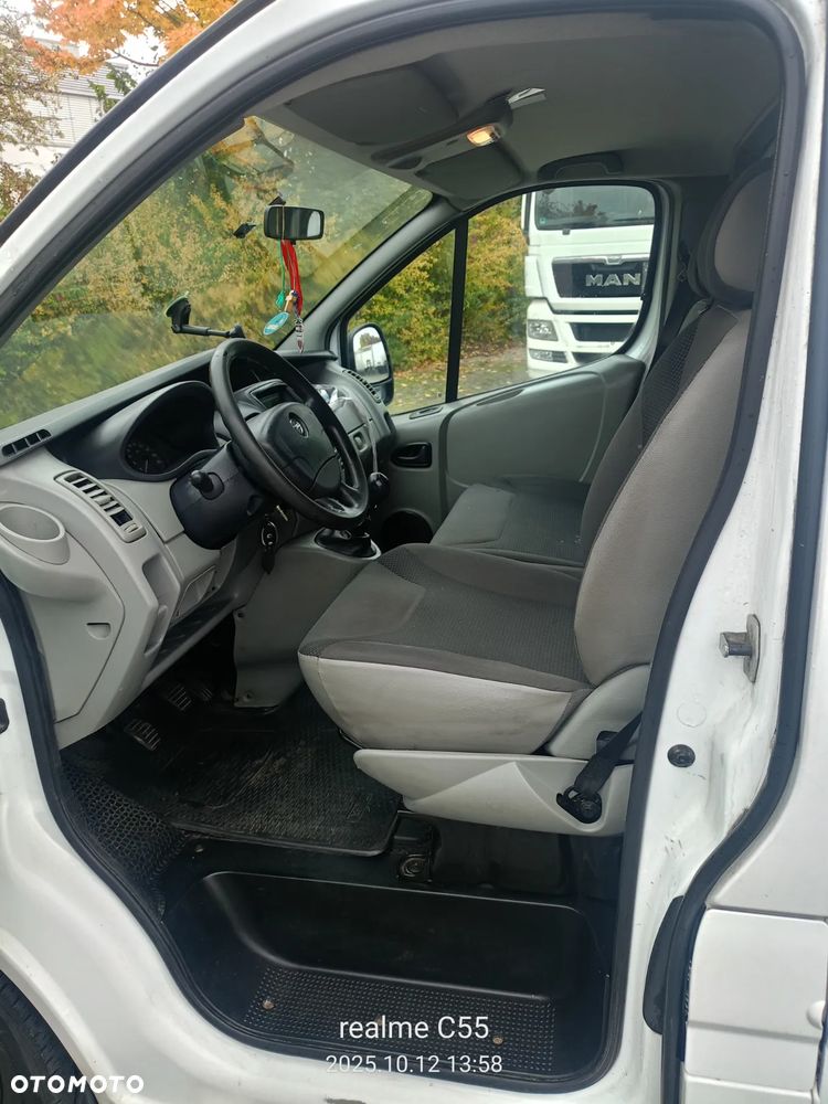 Opel Vivaro - 11