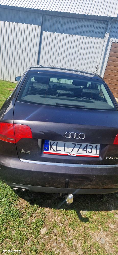 Audi A4 Limousine - 4
