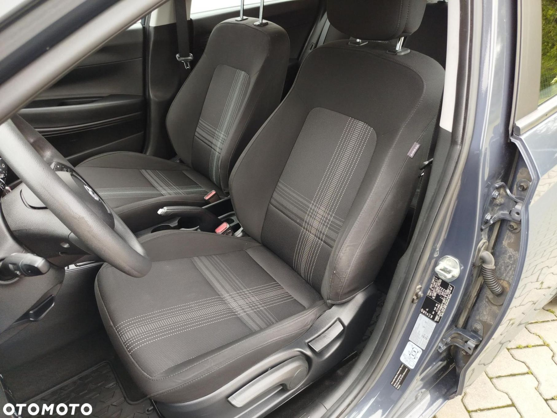Hyundai i20 1.2 Pure - 11