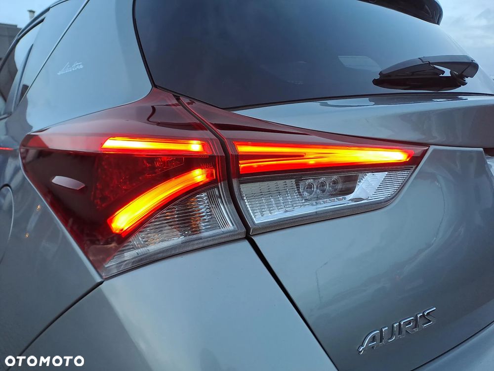 Toyota Auris Hybrid 135 Selection - 10