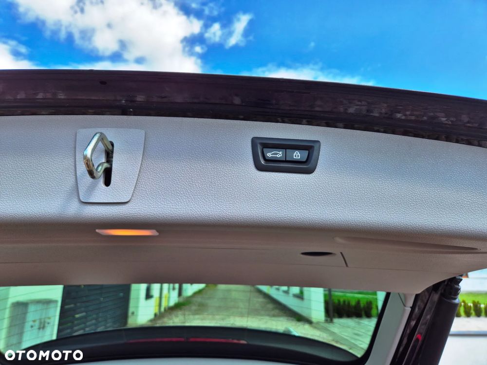 BMW Seria 3 320i Advantage sport - 23