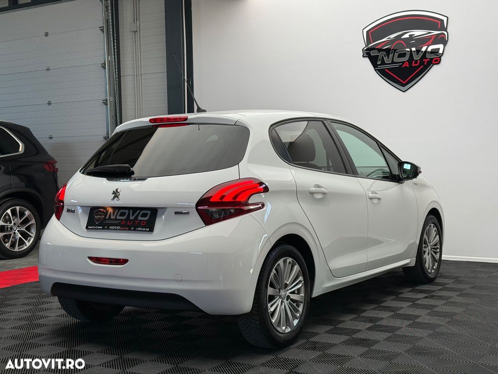 Peugeot 208 PureTech 82 Style - 5