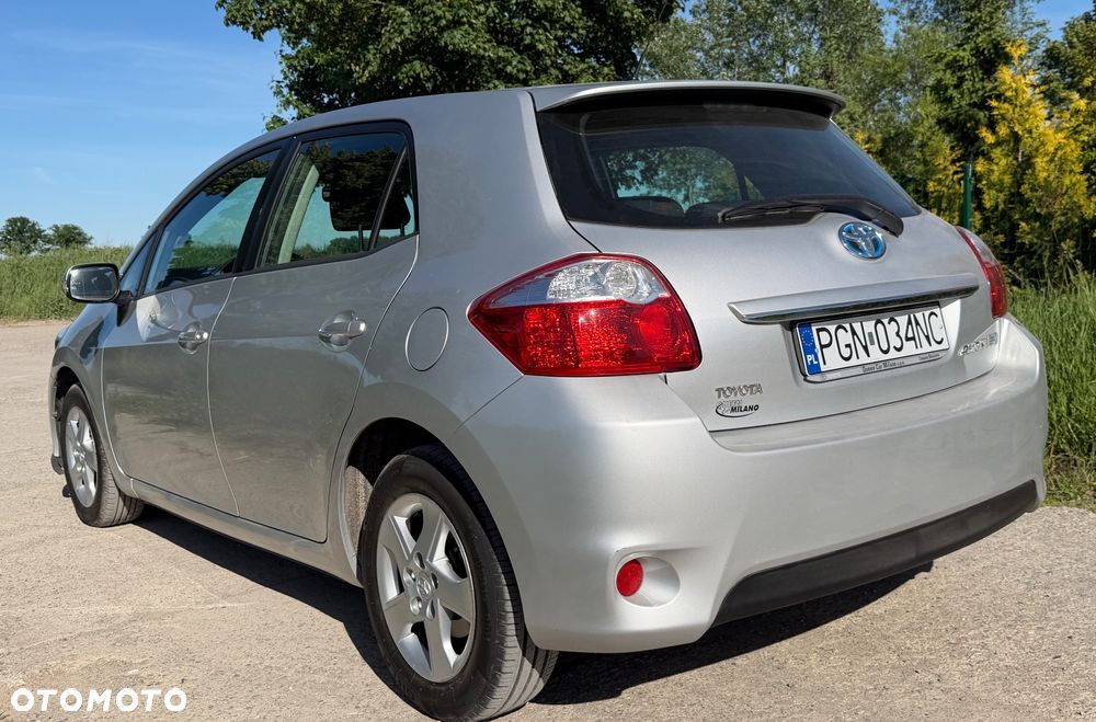 Toyota Auris 1.8 HSD Sol - 4