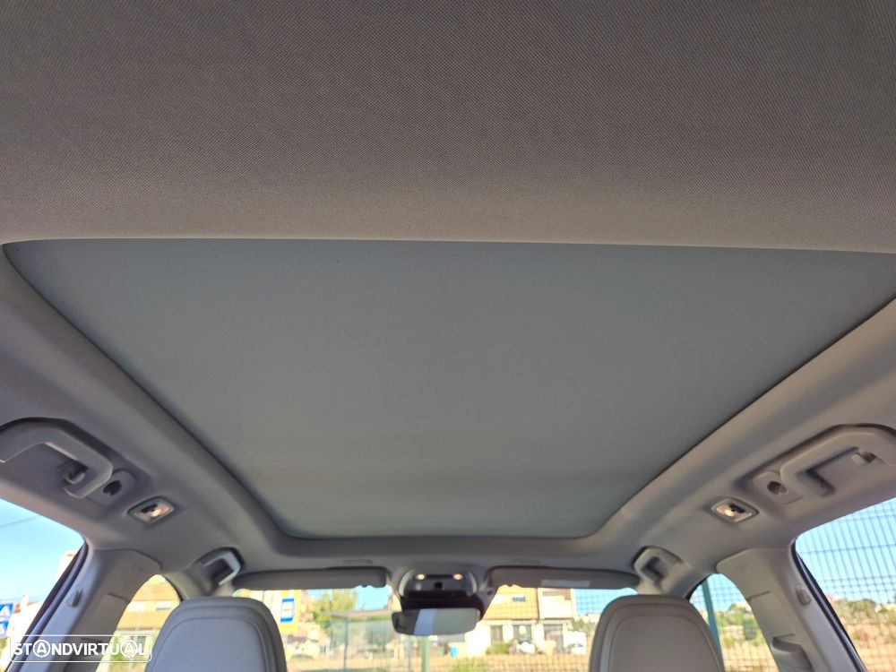 Volvo V60 2.0 D3 Momentum Plus - 25