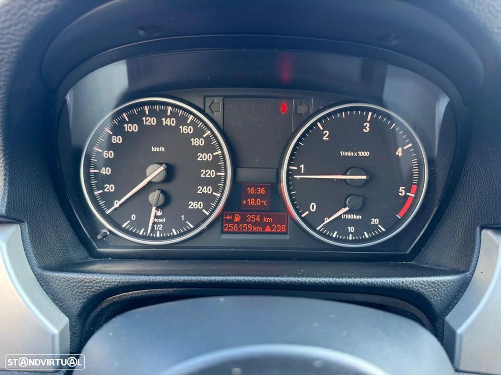 BMW 318 d Blue Performance - 27