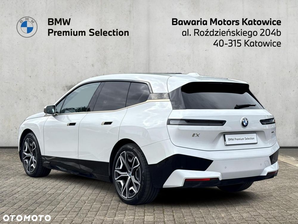 BMW iX - 24