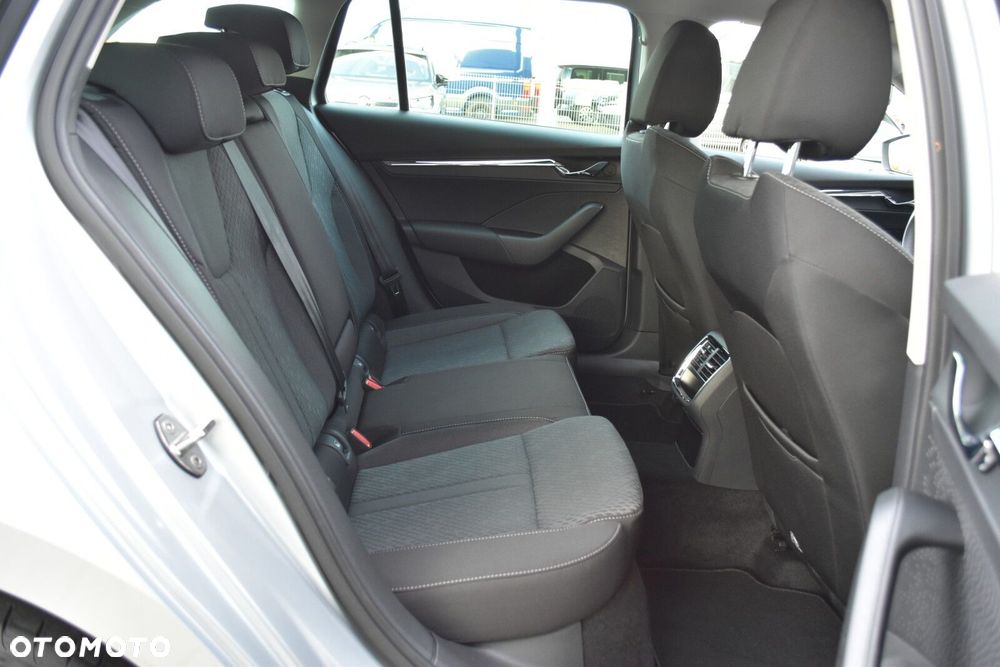 Skoda Octavia 2.0 TDI Style DSG - 35