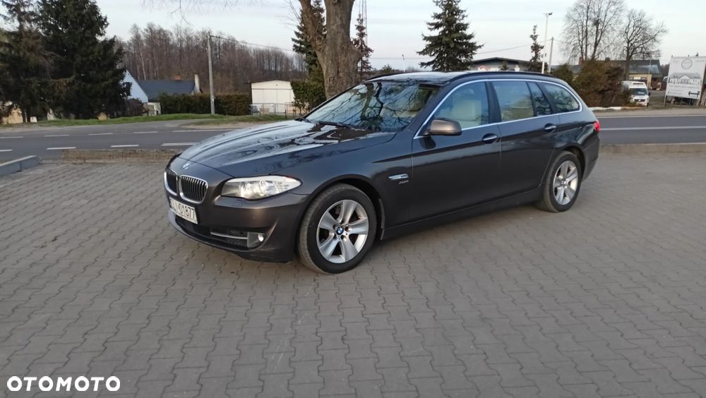 BMW Seria 5 525d xDrive Luxury Line - 17