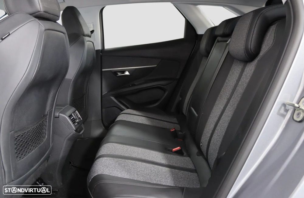 Peugeot 3008 1.2 PureTech Allure EAT8 - 18