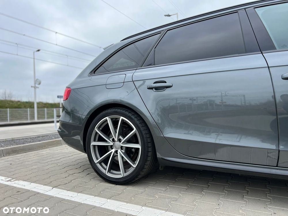 Audi A4 Avant 2.0 TDI DPF quattro S tronic S line Sportpaket - 14