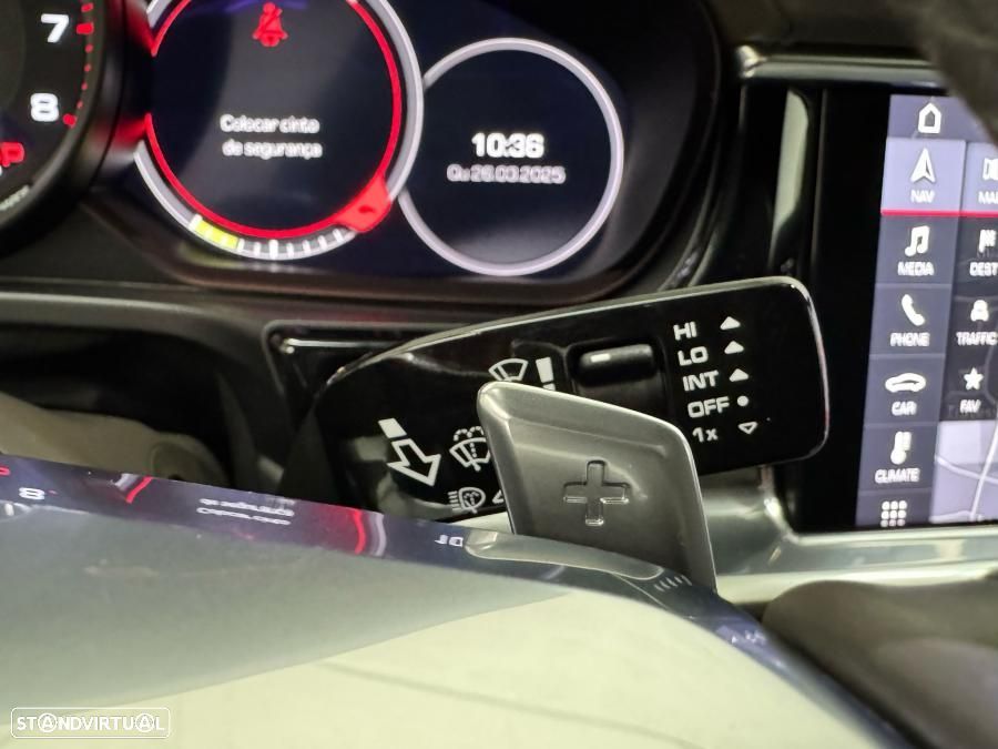 Porsche Panamera 4 E-Hybrid - 23