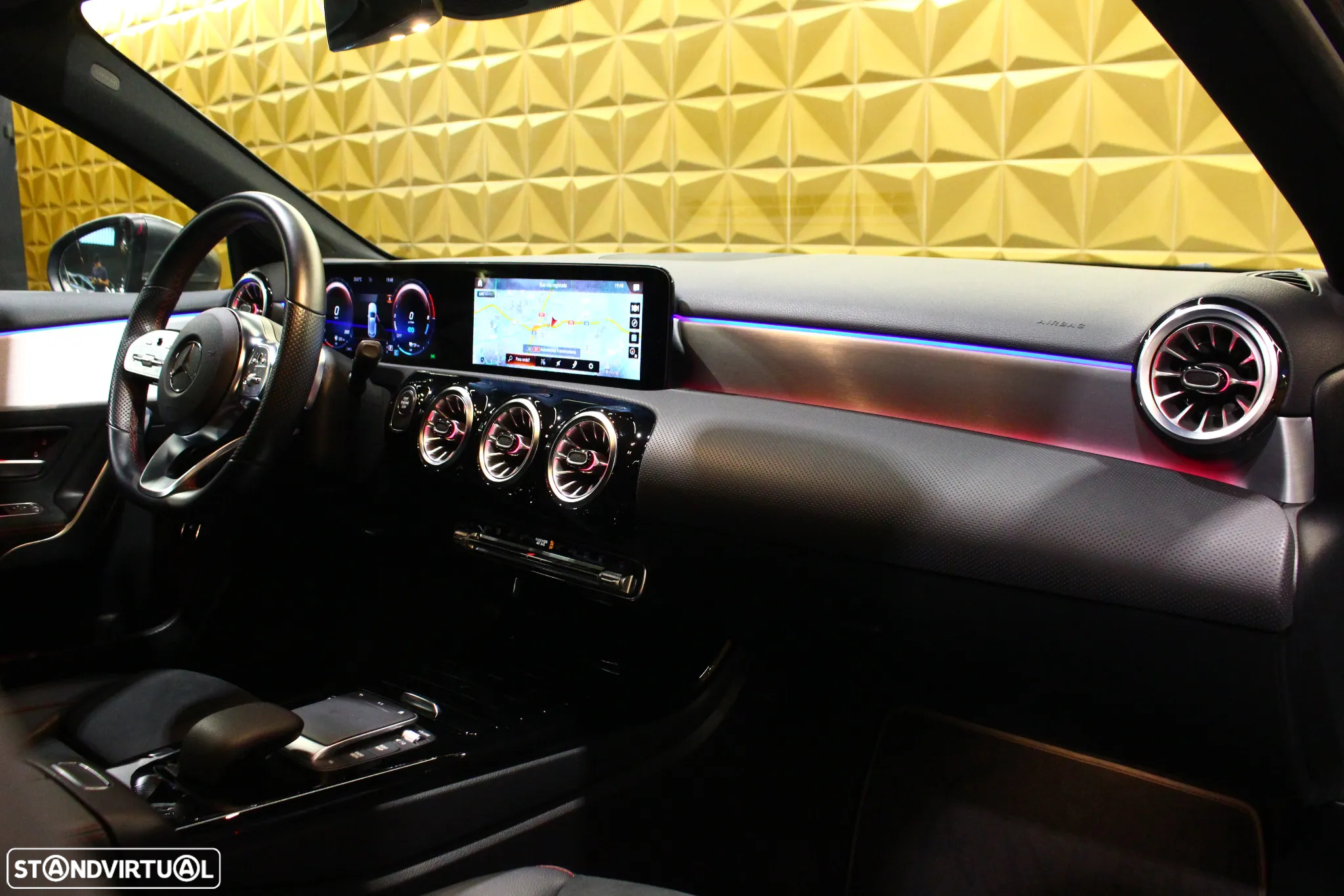 Mercedes-Benz A 250 e AMG Line - 14