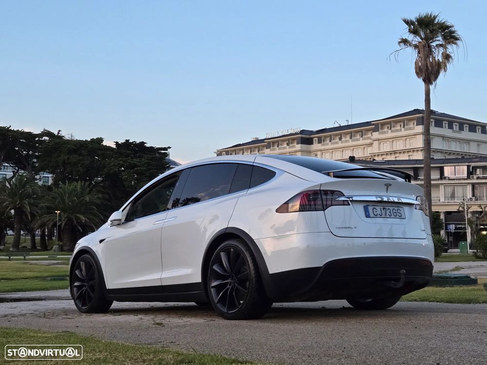 Tesla Model X 100D - 35