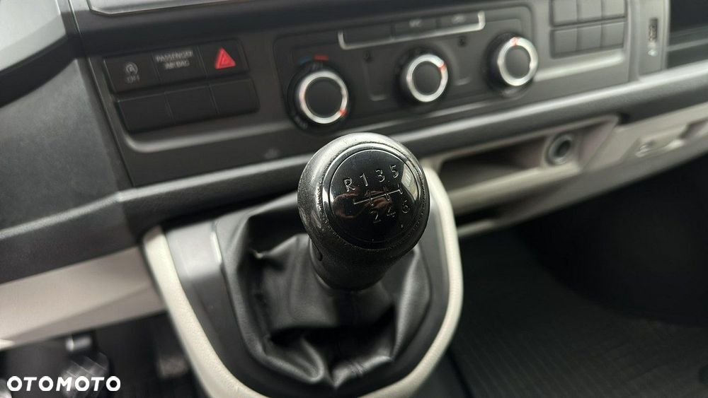 Volkswagen Transporter - 14