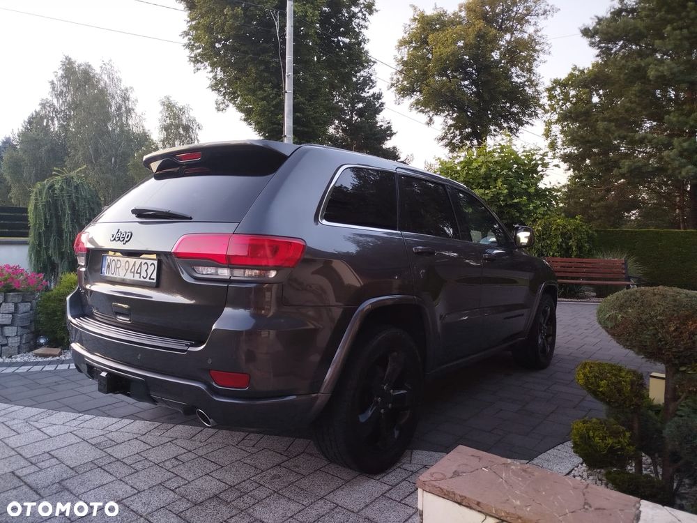 Jeep Grand Cherokee - 23