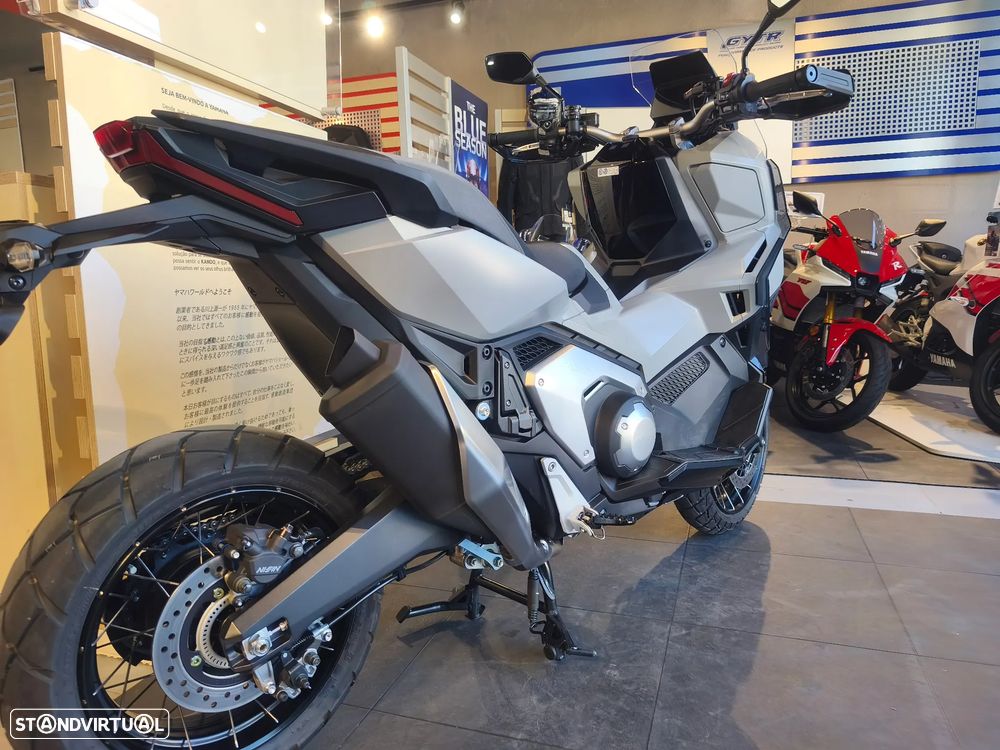 Honda X-ADV 750 - 4
