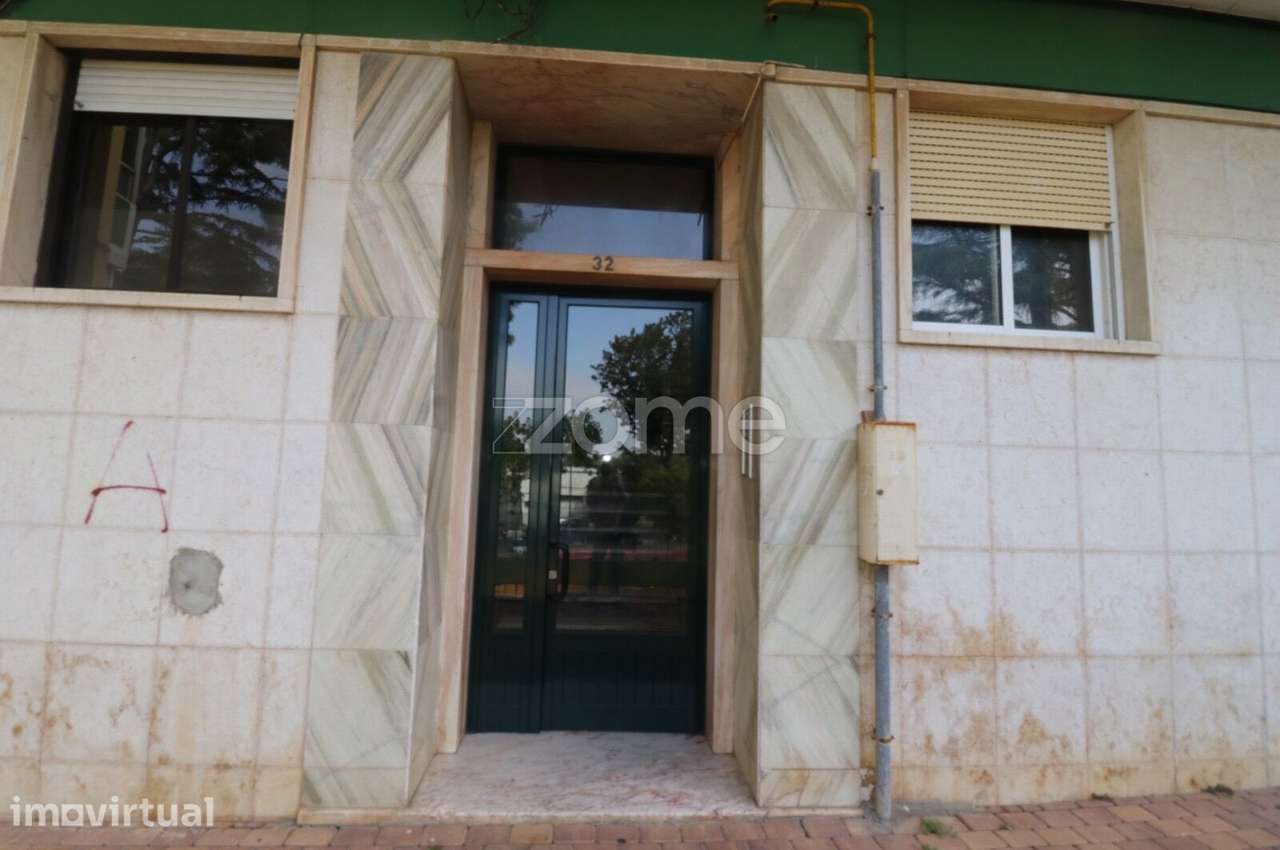 T2 na Venteira com vista desafogada, por 300.000€ - Grande imagem: 4/21