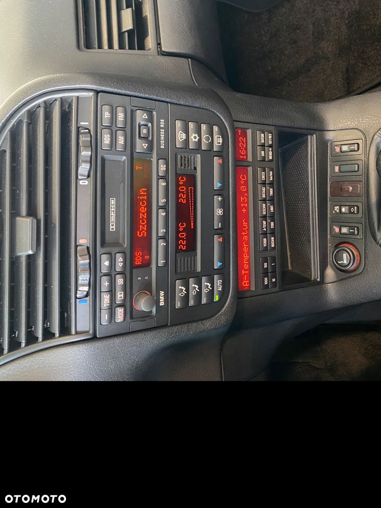 BMW Seria 3 318i Cabriolet - 30