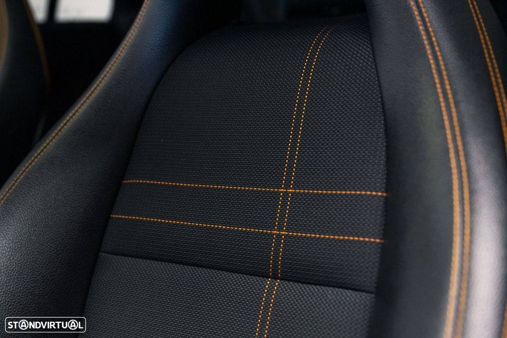Mercedes-Benz CLA 200 (CDI) d Orange Art Edition - 19