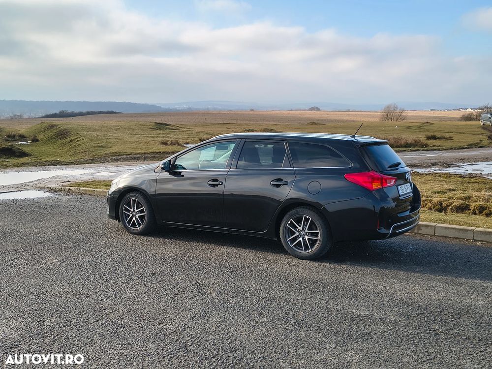 Toyota Auris 1.4 D-4D Comfort - 1