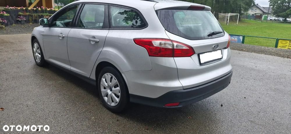 Ford Focus 1.6 TDCi DPF Champions Edition - 6