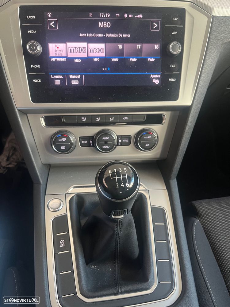 VW Passat Variant 1.6 TDI Confortline - 14