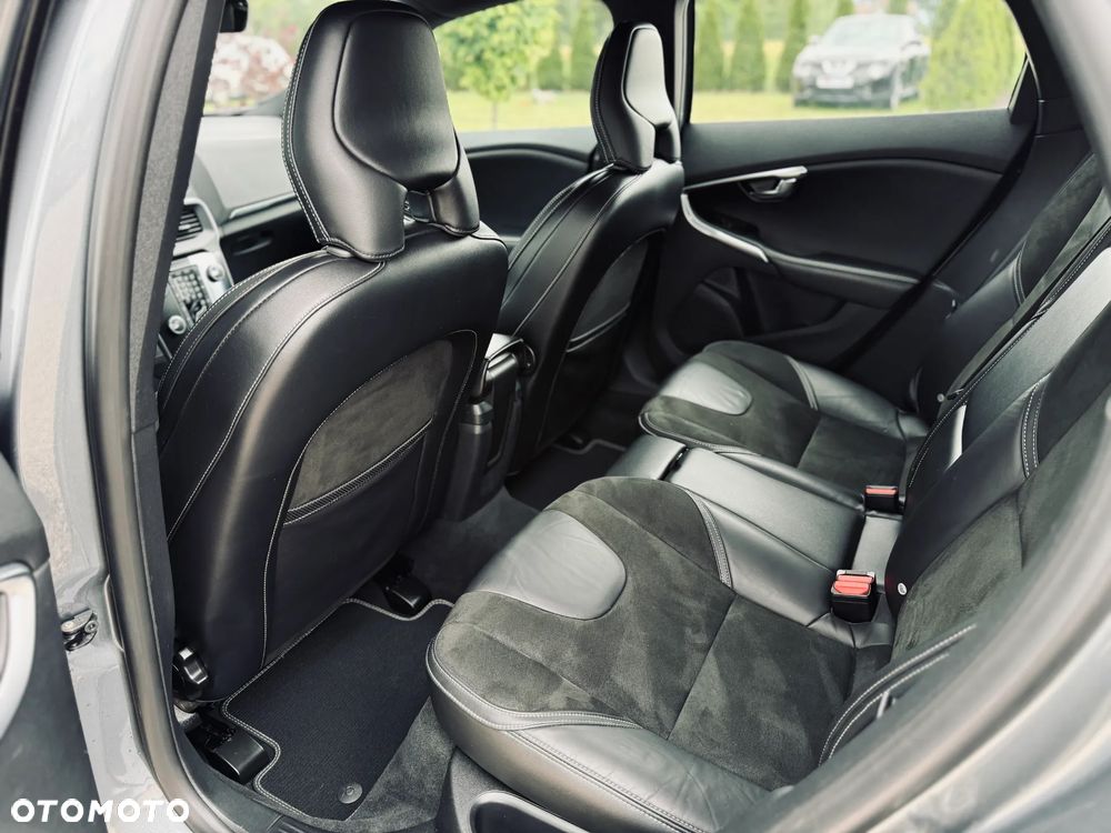 Volvo V40 D2 Drive-E R-Design Momentum - 14