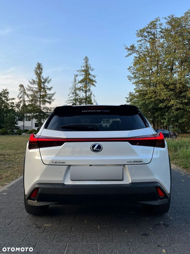 Lexus UX - 14
