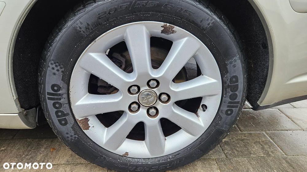 Toyota Avensis 1.8 VVT-i - 13