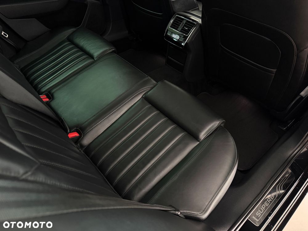 Skoda Superb 2.0 TDI DSG Style - 6