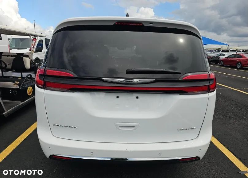 Chrysler Pacifica - 6