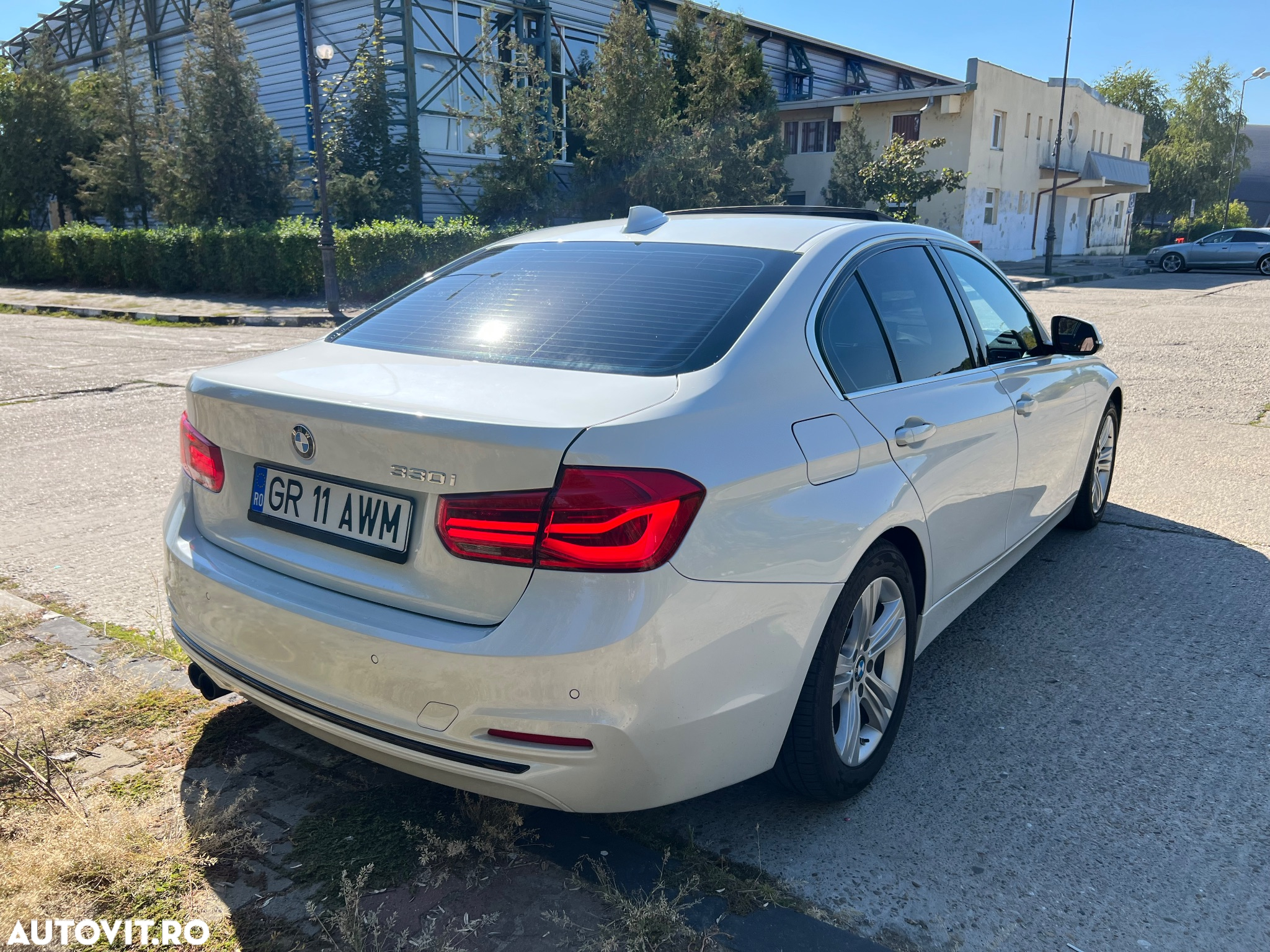 BMW Seria 3 330i Touring Aut. Sport Line - 8
