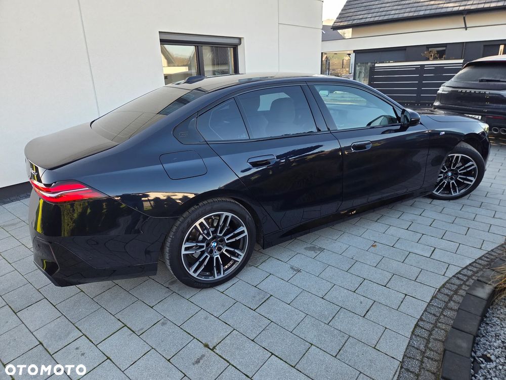 BMW Seria 5 520d xDrive mHEV M Sport - 4
