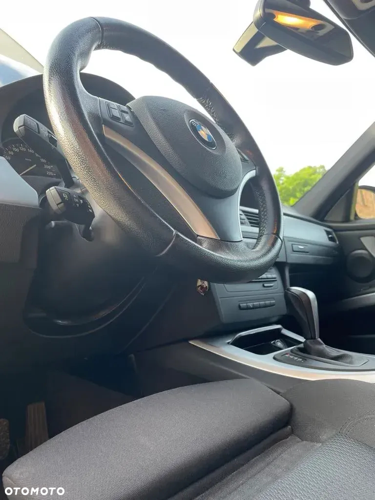 BMW Seria 3 325d DPF Touring - 9
