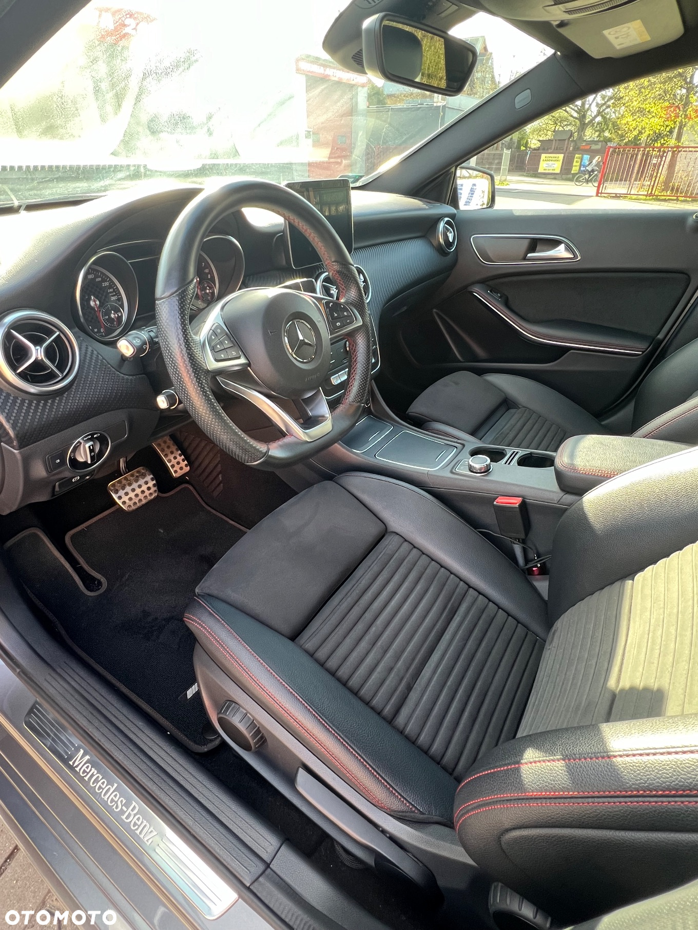 Mercedes-Benz Klasa A 220 4-Matic AMG Line - 12