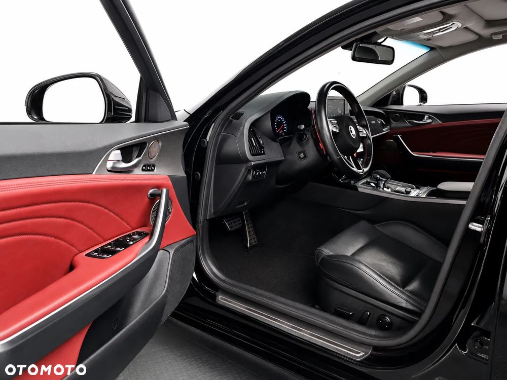 Kia Stinger - 13