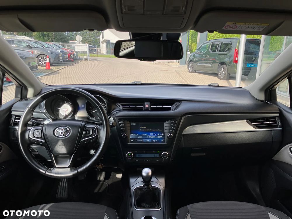 Toyota Avensis 2.0 D-4D Premium - 16