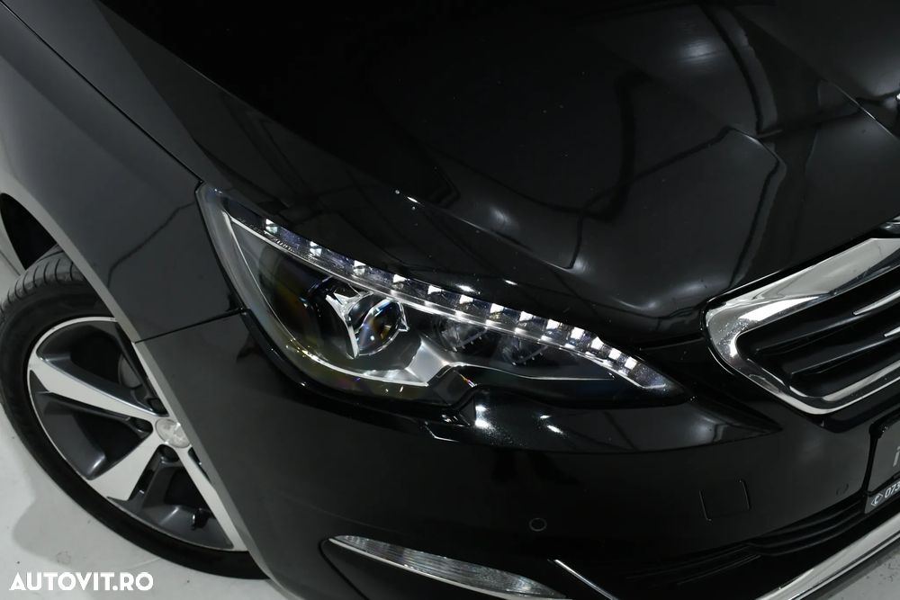 Peugeot 308 1.2 e-THP STT Allure - 16