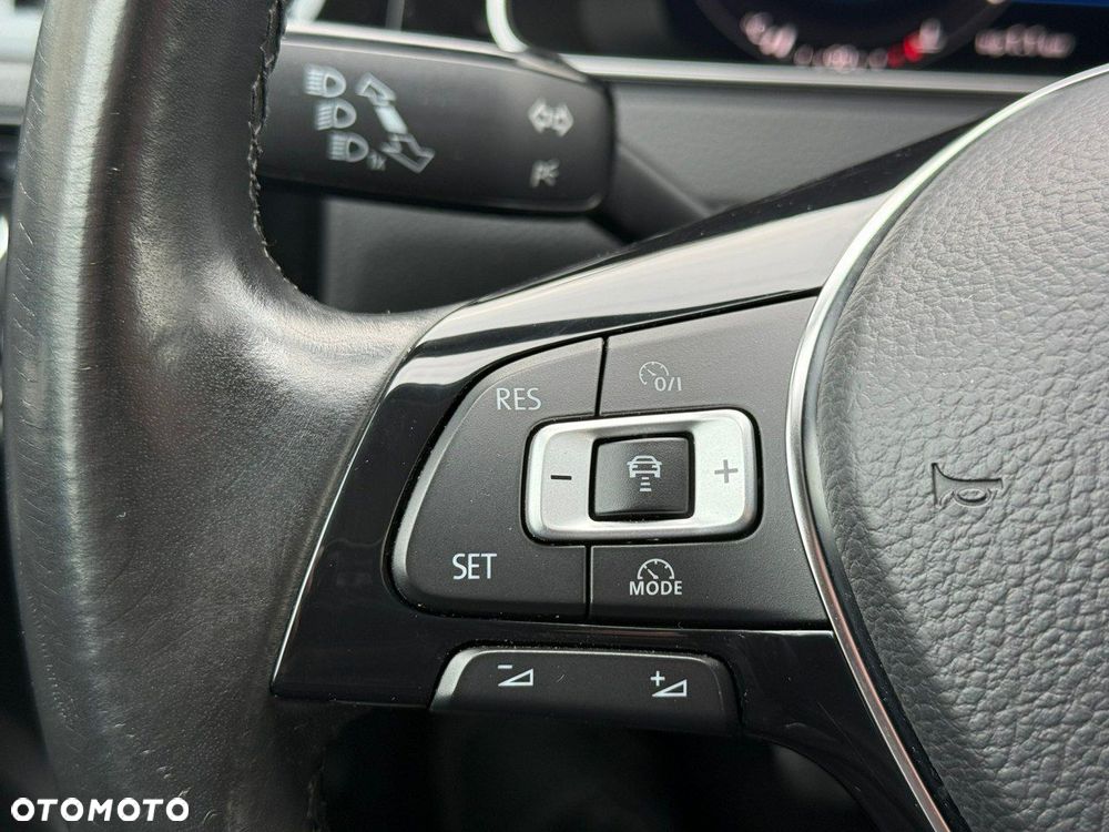 Volkswagen Golf 2.0 TDI (BlueMotion Technology) Highline - 23