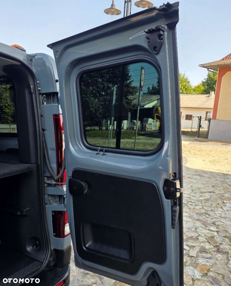 Renault Trafic - 32