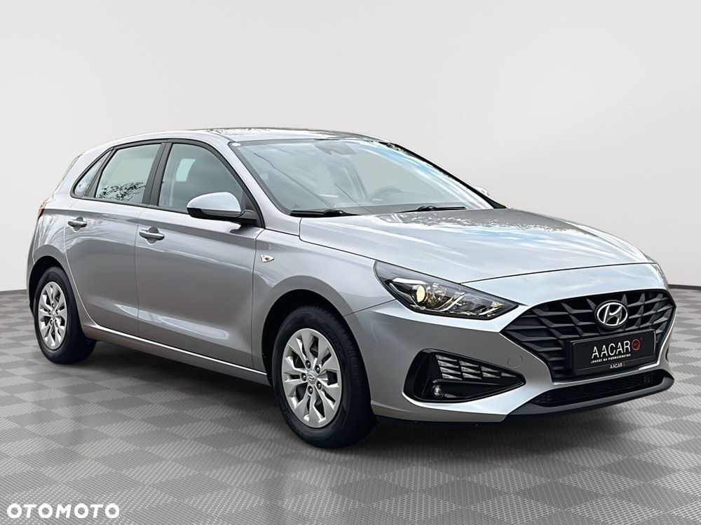 Hyundai i30 1.5 DPI Classic + - 5