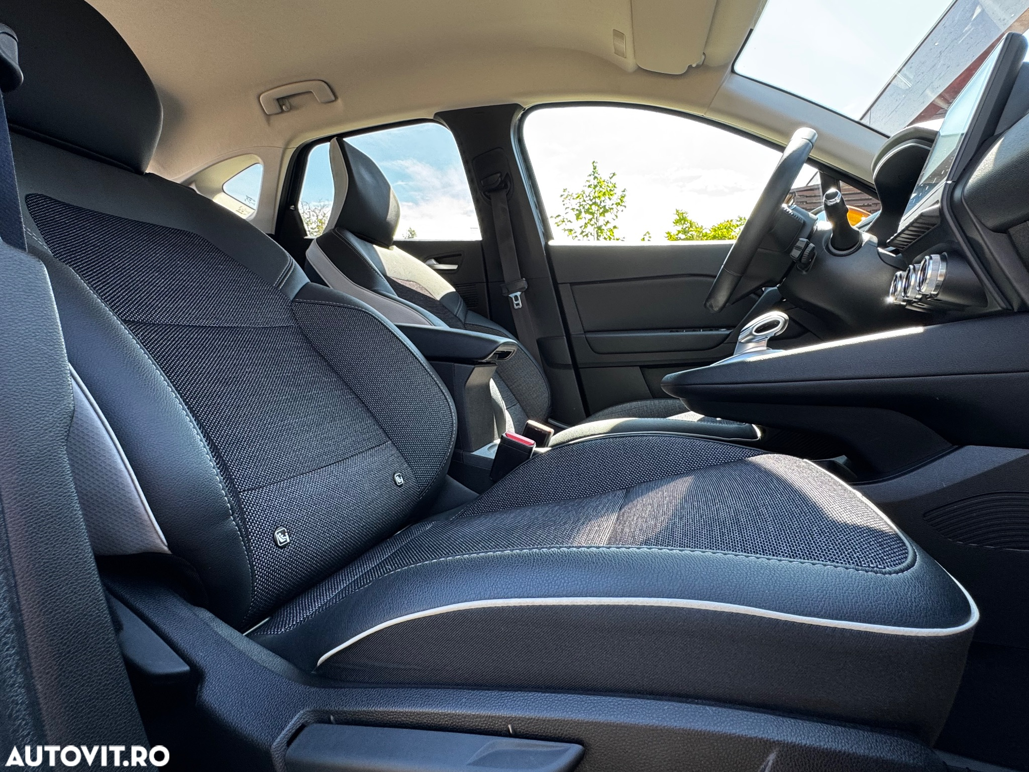 Renault Captur - 32