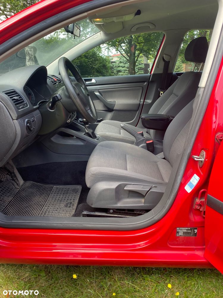 Volkswagen Golf - 10