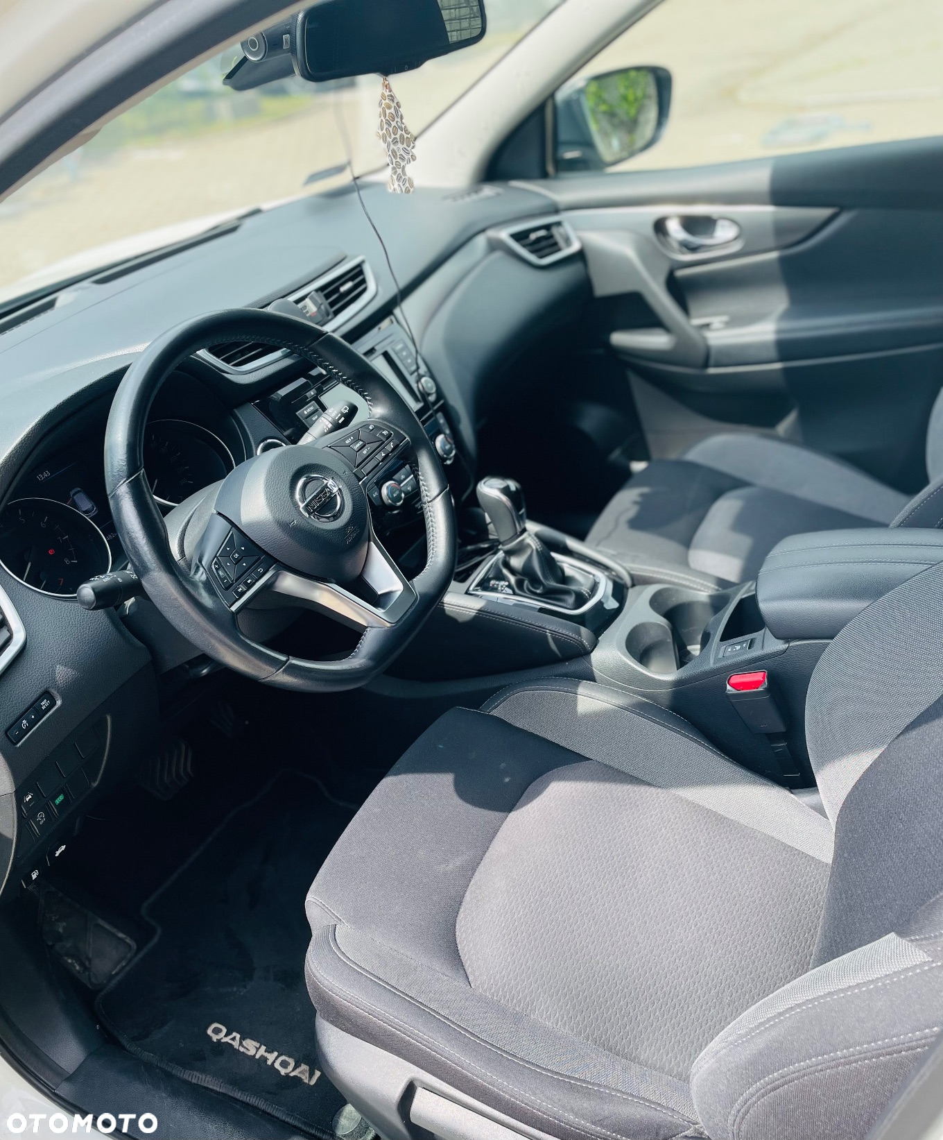 Nissan Qashqai 1.3 DIG-T N-Connecta DCT - 5